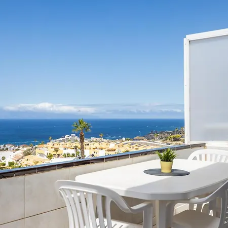 Sea & Pool View In Apartament *
