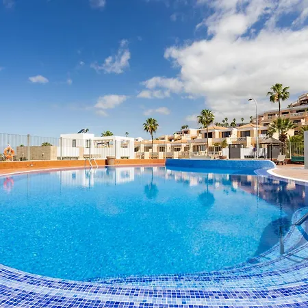 Apartament Sea & Pool View In